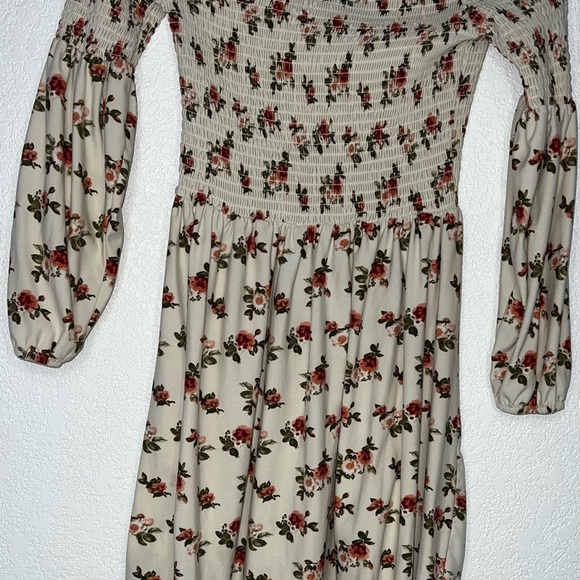 J for justify, floral, scrunched dress - Picture 3 of 6